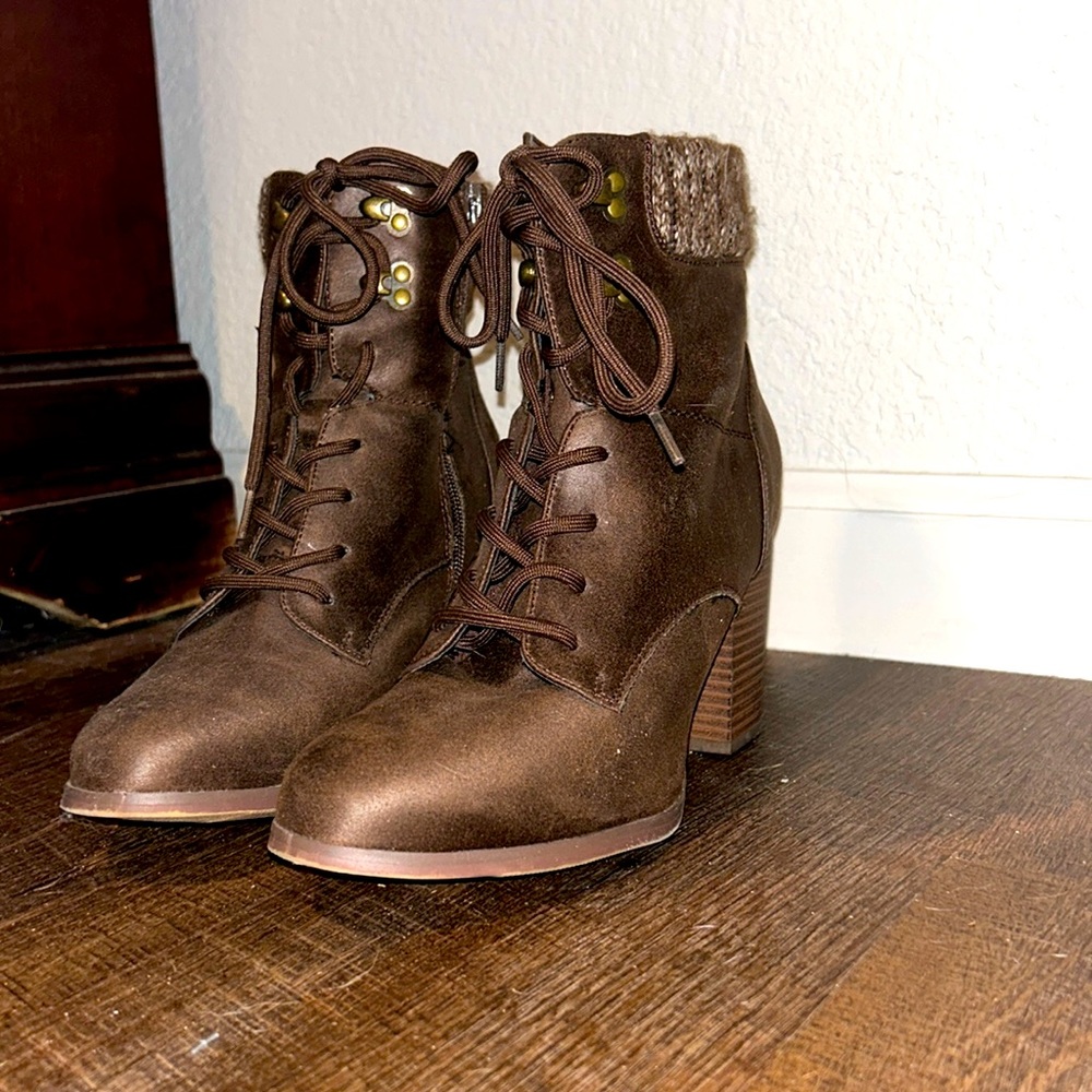 Brown Heel Boots Size 8m comfy cute